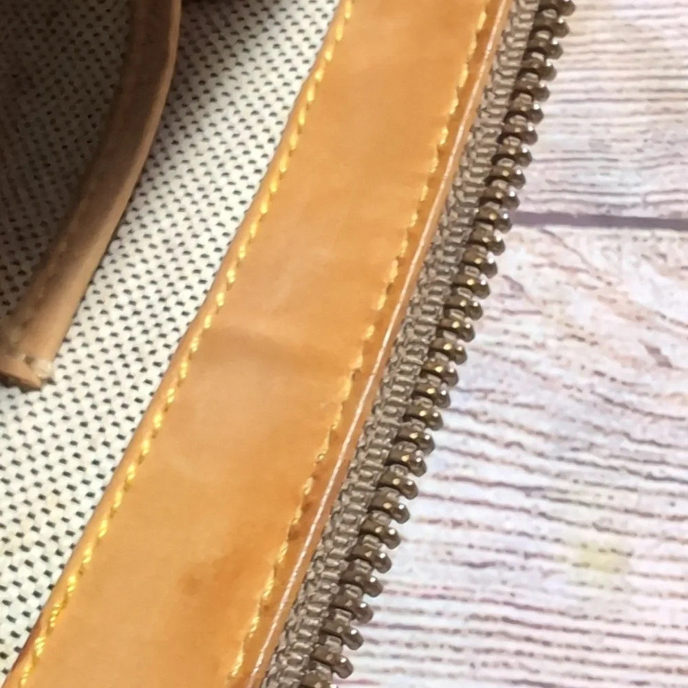 Dooney & Bourke Signature Light Brown Double Buckle Pockets Hobo Shoulder Purse - Picture 16 of 16